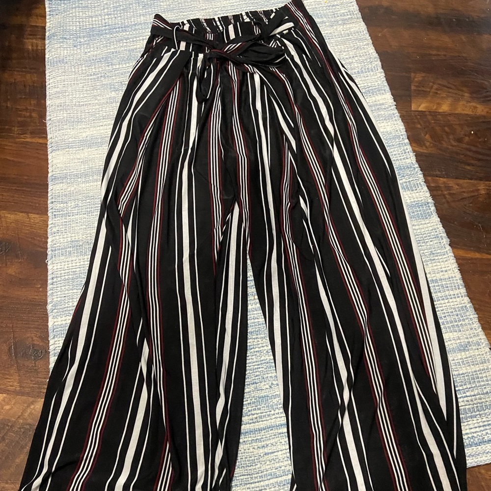 Flowy pants - Picture 2 of 4